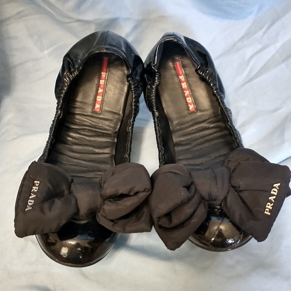 💥Offers Welcome💥 💯 Authentic PRADA Black Patent Women's Flats - Picture 7 of 16